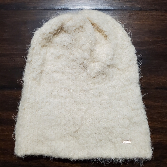 Free People Accessories - Free People Slouchy Knit Beanie Fuzzy Soft Warm Ivory Cream EUC